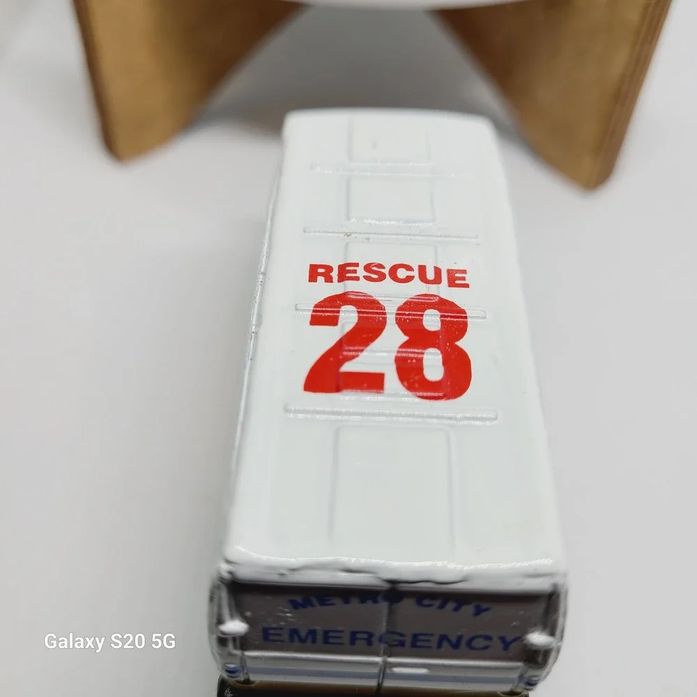 Vintage Majorette Mercedes Benz Ambulance‎ Metro City Emergency Vehicle